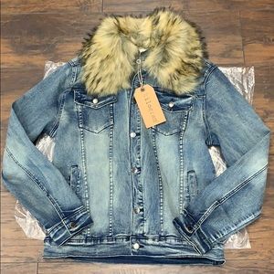 Men’s jean jacket with  fur collar